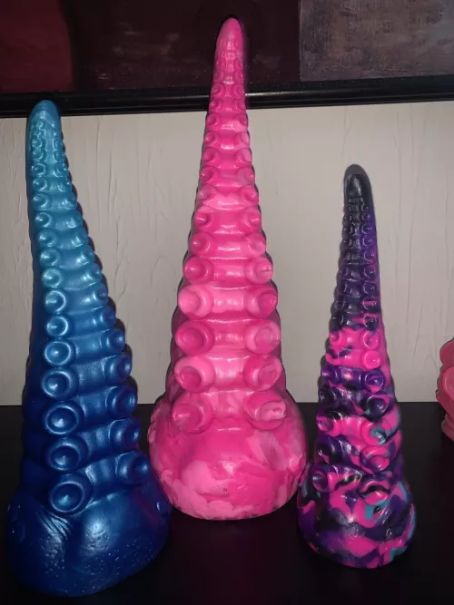 Finally snagged an Ika in A Kiss From A Rose 💗🥺 Here’s my little Ika family minus another medium I forgot to picture! Now all I need is a mini & a small by xServilexx