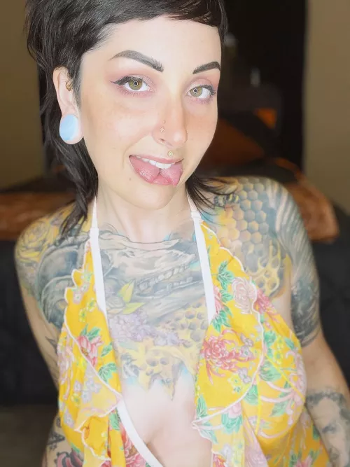 Find out what these tongues can do in a custom [vid] 🍂 get to know me in a [gfe] 🍂 find out what I think about your cock [rate] 🍂 grab a premade for instant gratification by dombae