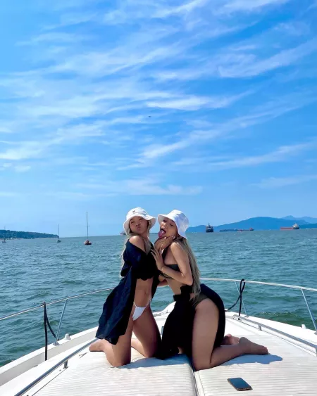 Finger licking good by 1-800-TOP-PORN