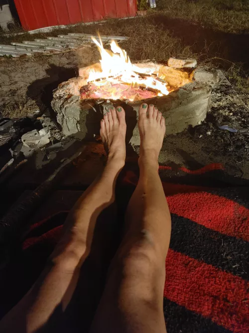 Fire is nice, but kinda bored now.... by ZefieATG