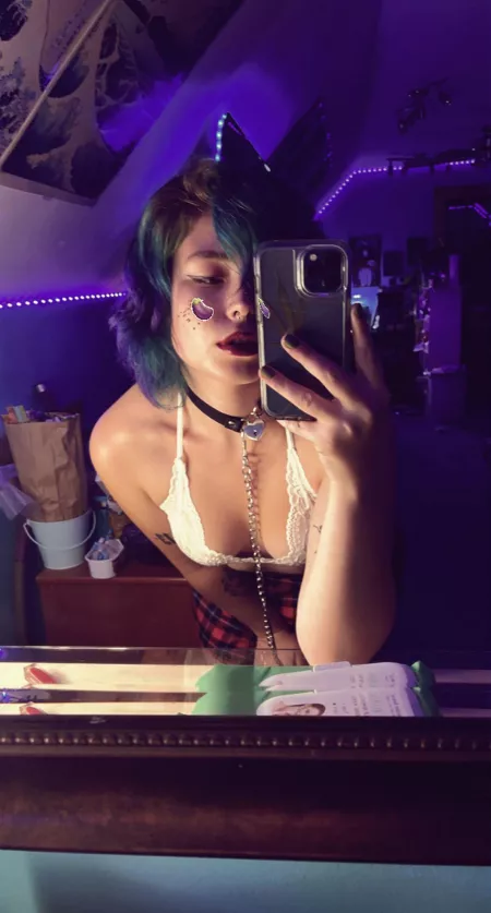 First 50 subs to my onlyfans get their first month half off ;) link in the comments by whovian_lew13