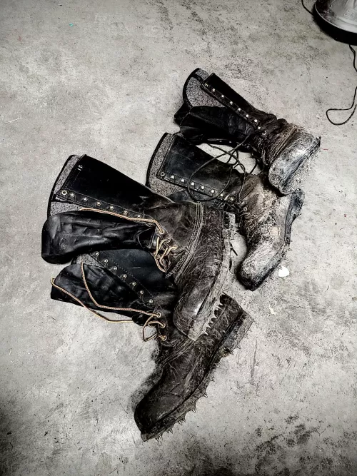 First couple days into my second set of Hoffman Pacs, gonna send my oldies back to get rebuilt. Great boot if you work in the woods or deal with bad terrain/weather everyday by lurpedslapper