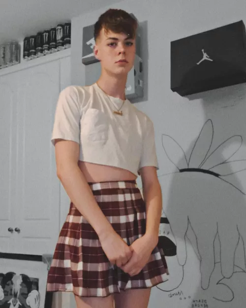 First ever look with makeup and my first time doing eyeliner. How did I do? by xxxCIowns