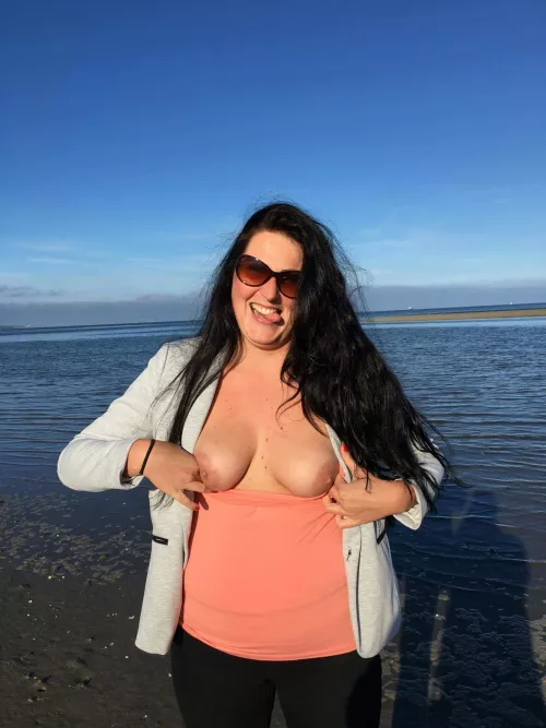 First flash of 2022 by petifo84