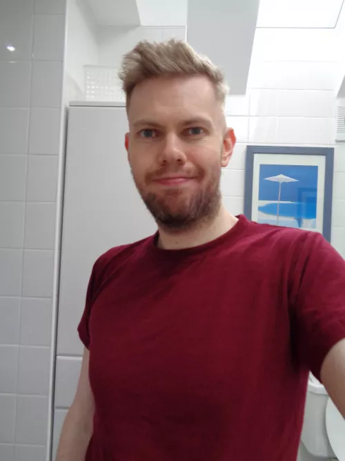 First haircut in five months - I'll try not to leave it so long next time! ;) by HonestMission