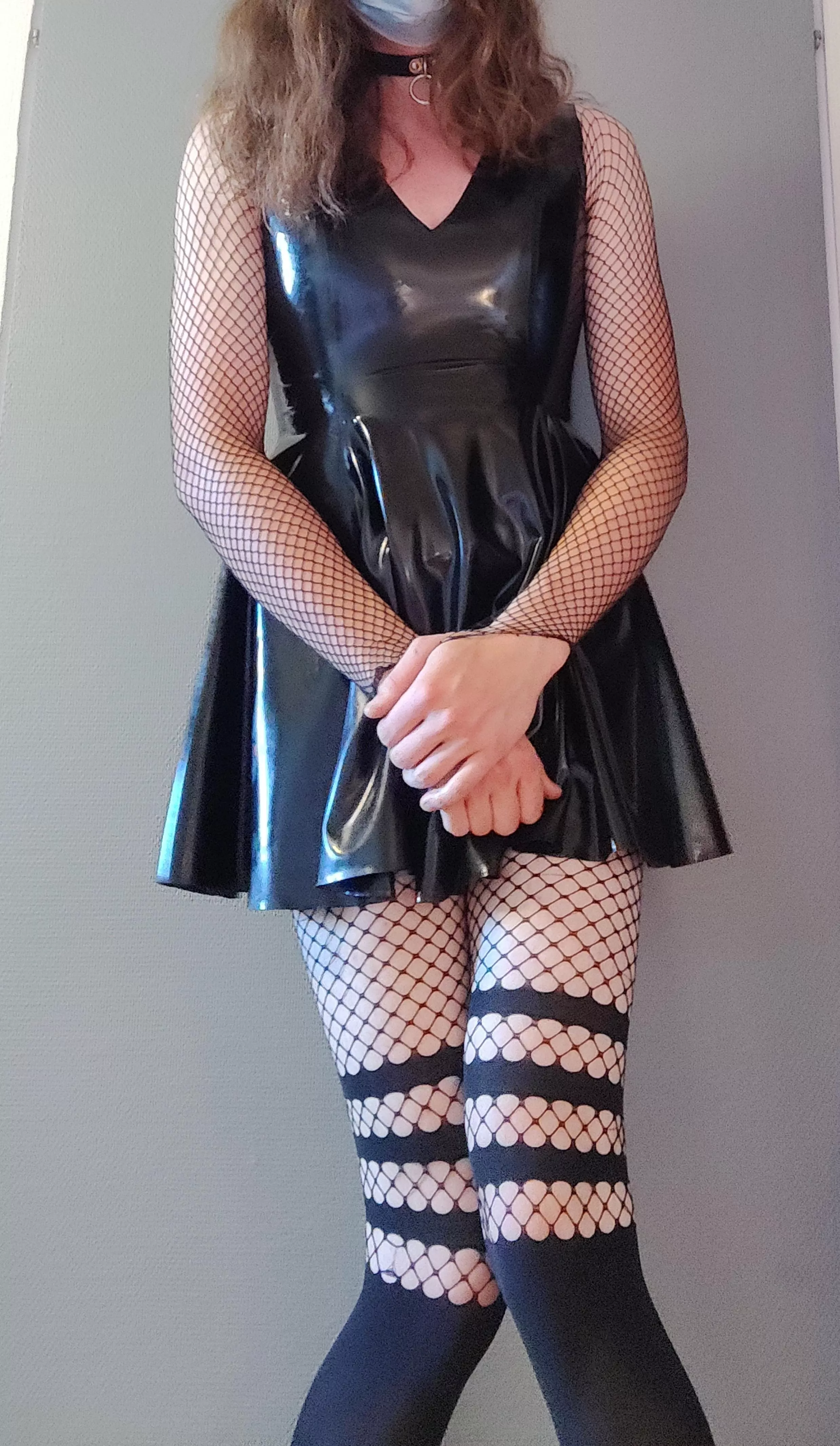 First latex garment! Finally got the courage to wear it tonight as i'm home alone. Have a shiny day ❤️ posted by StrawberryPropane