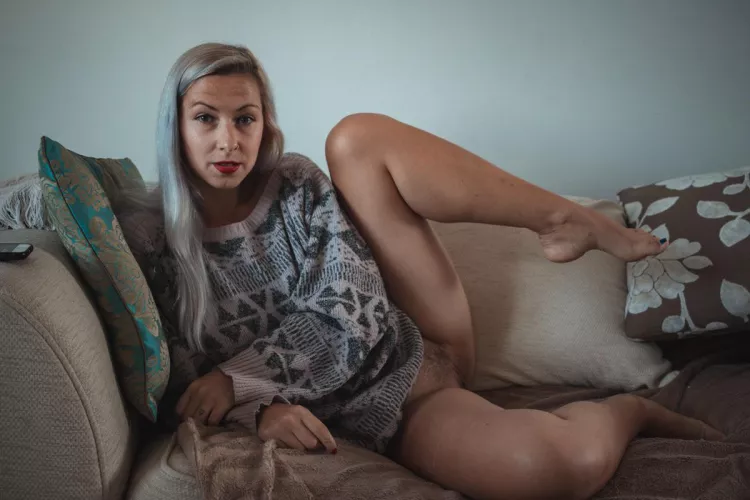 First lick my feet and then my pussy? by leusee_xx