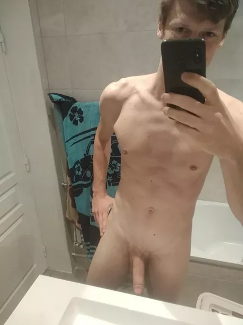 First nude in [m]y renovated bathroom! by moanmylawn