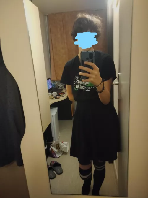 First pic here from your frenchTgirl, please be nice ^^ (Yeah, my room is a mess, I know) by Nei-Chan-