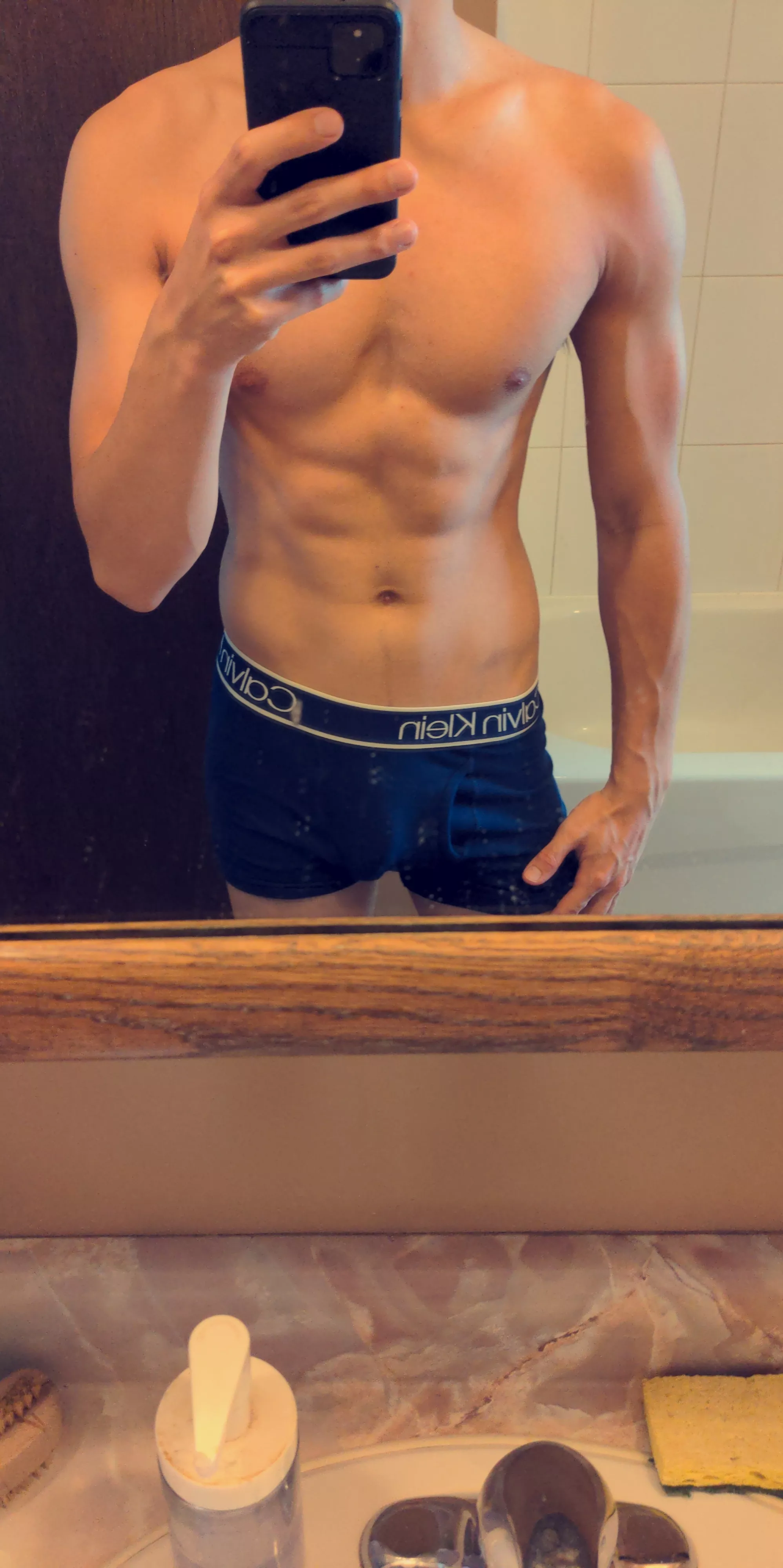 First post (18M Small Fit Jock), what do you think? Let's chat and share some materials to help me get off 🙈 posted by Negative_Voice1732