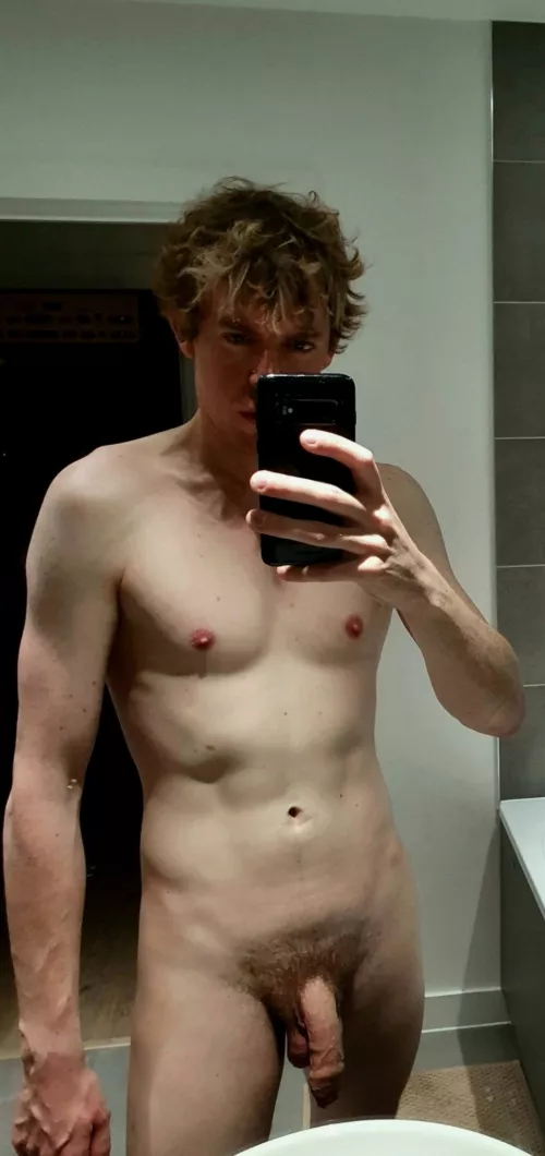 First Post... Am I welcome here? 🇬🇧 by carelesstorque92