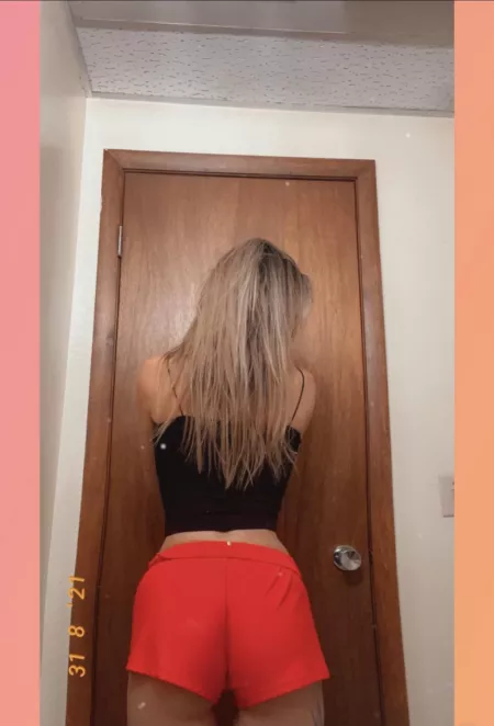 First post and I’m feeling a little shy.. talk me up? by violet_bb