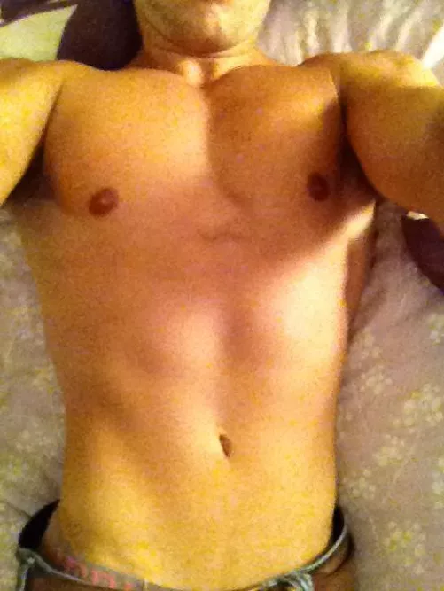 First post, Any bros wanna help a guy out? by luckyluc23