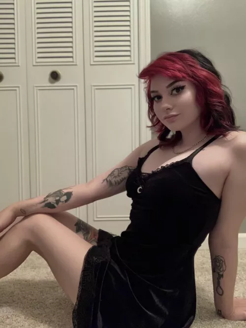 First post here! Hello everyone ☺️🤟🏻 by jisatsuwaifu