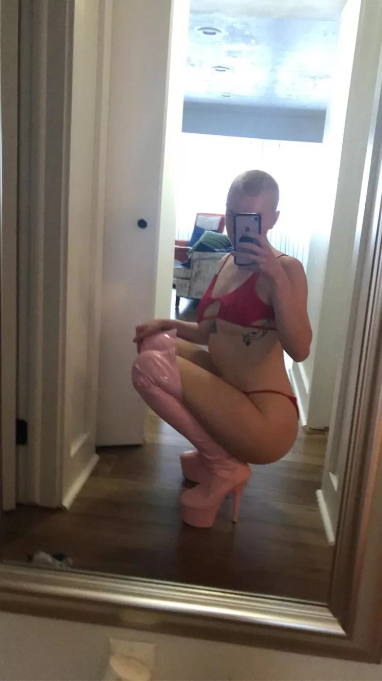 First post here, hope I fit in with all these sexy ladies ❤️ F 23 OC posted by Fawncalypso2