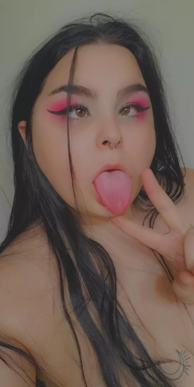 first post here, hopefully ahegao selfies are okay 👉👈 posted by Beanie_Baybee