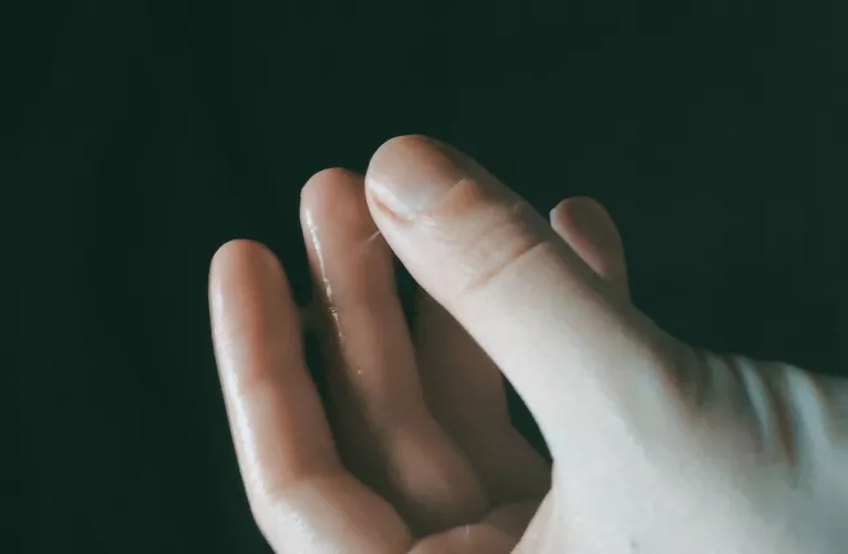 First post here! I'm still shy to publish my pussy or whatever, but, am I fit in? [f] [oc] by eshuanya