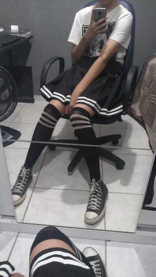 First post here, pls be kind 💖🌸 by CarlosEDU57