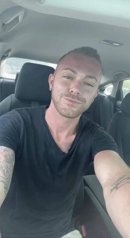 First post here, what’s up beautiful people? Hope everyone’s having a Good Friday by DavidVincent202