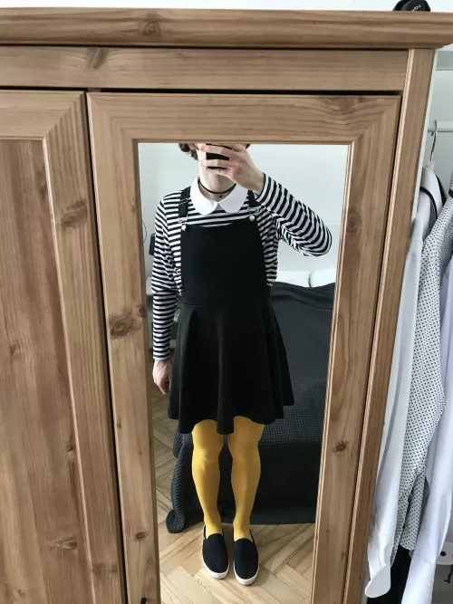 First post here - yellow something. by agata42