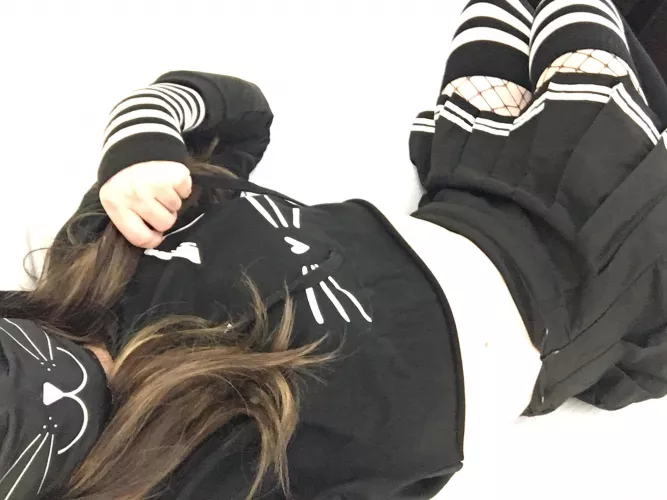 First post… I feel hot, not gonna lie by Saniticious