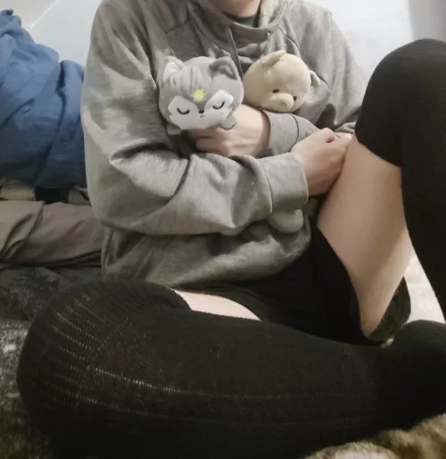 First post (sorry for bad quality) Wanna cuddle to? 👉👈 by Competitive_Ride6775