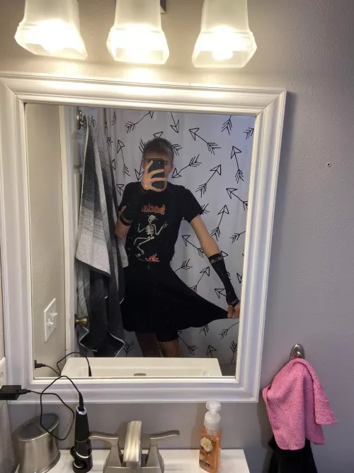 First skirt actually feeing cute 🥺💙 by AquaChiBlue