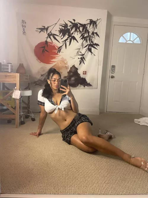 First time here! How do you like my legs? :) by sydyonce