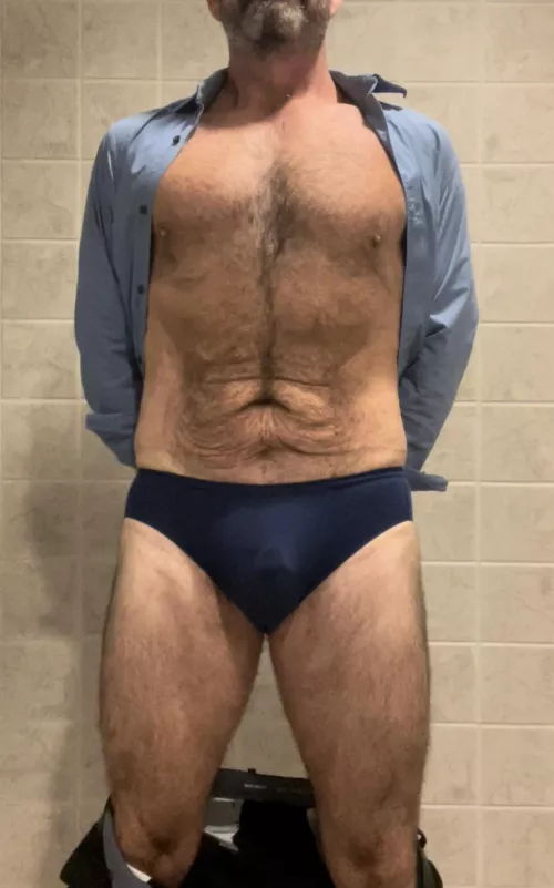 First time in tight briefs like this. I’m enjoying them by Mochyndarthyn