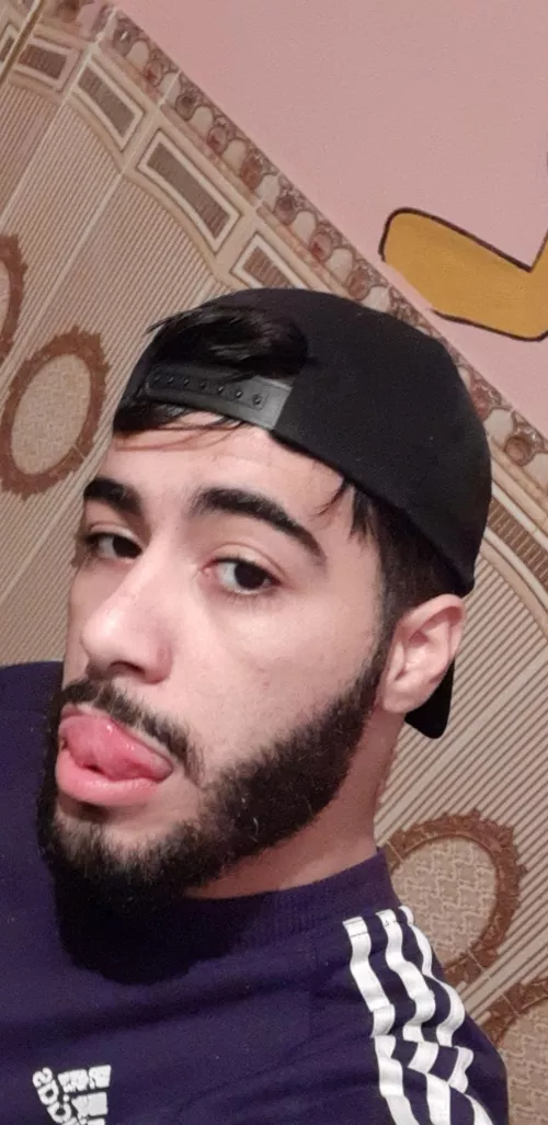 First time postin here ,show ne some luv by adam98adam