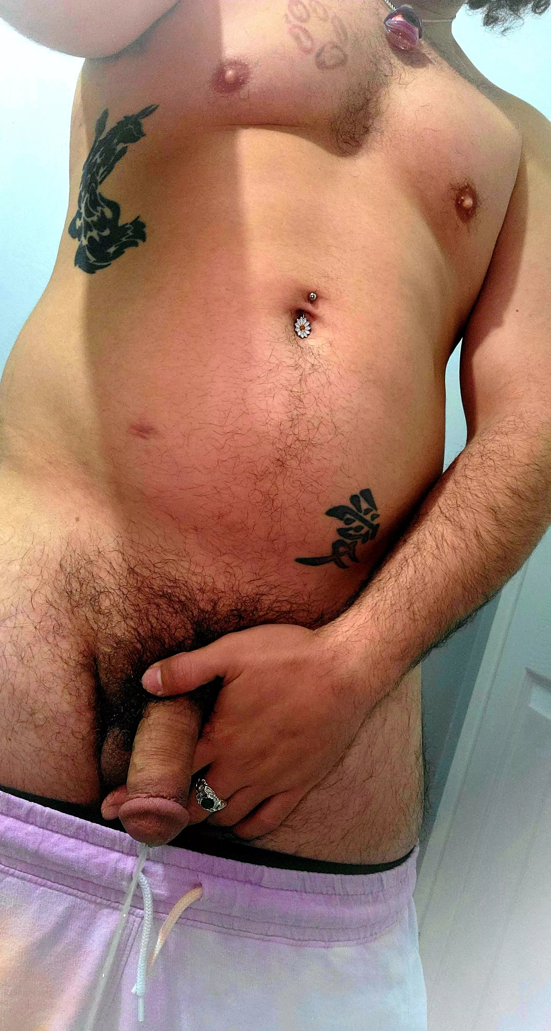 First time posting. 🤷🏻‍♂️ posted by Henryslit