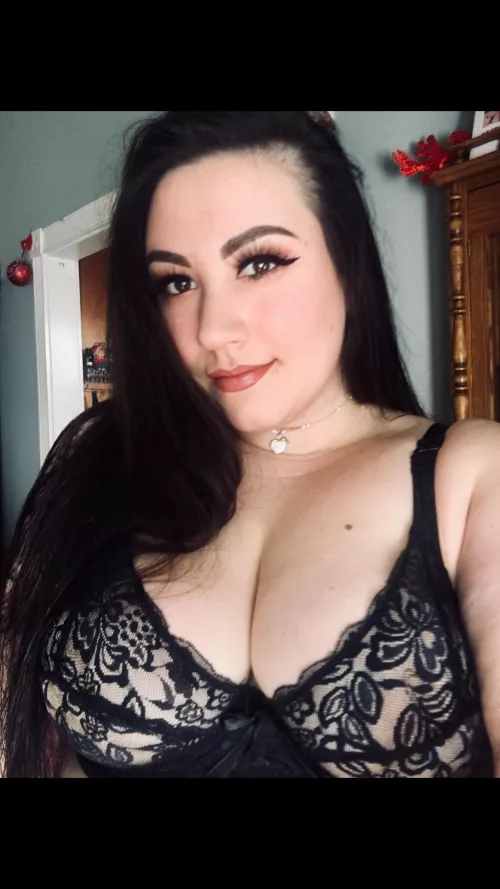 First time posting! A bit nervous about it, please be kind! :) by PeachieCakesBabe