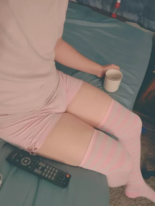 First time posting anything~ Enjoy a nice lap pillow <3 by Skysbootyacc