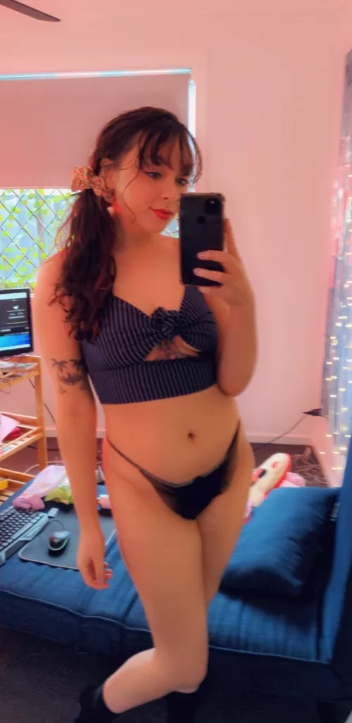 First time posting here 😃 hello! by MakiyahBelle