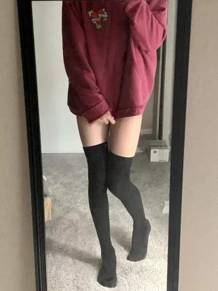 first time posting photos dressed this way in any sm (hope it doesn’t end in regret) by Expensive_Variety_21