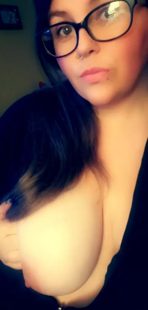 First time posting, what do you think 🤔 by Vonguda