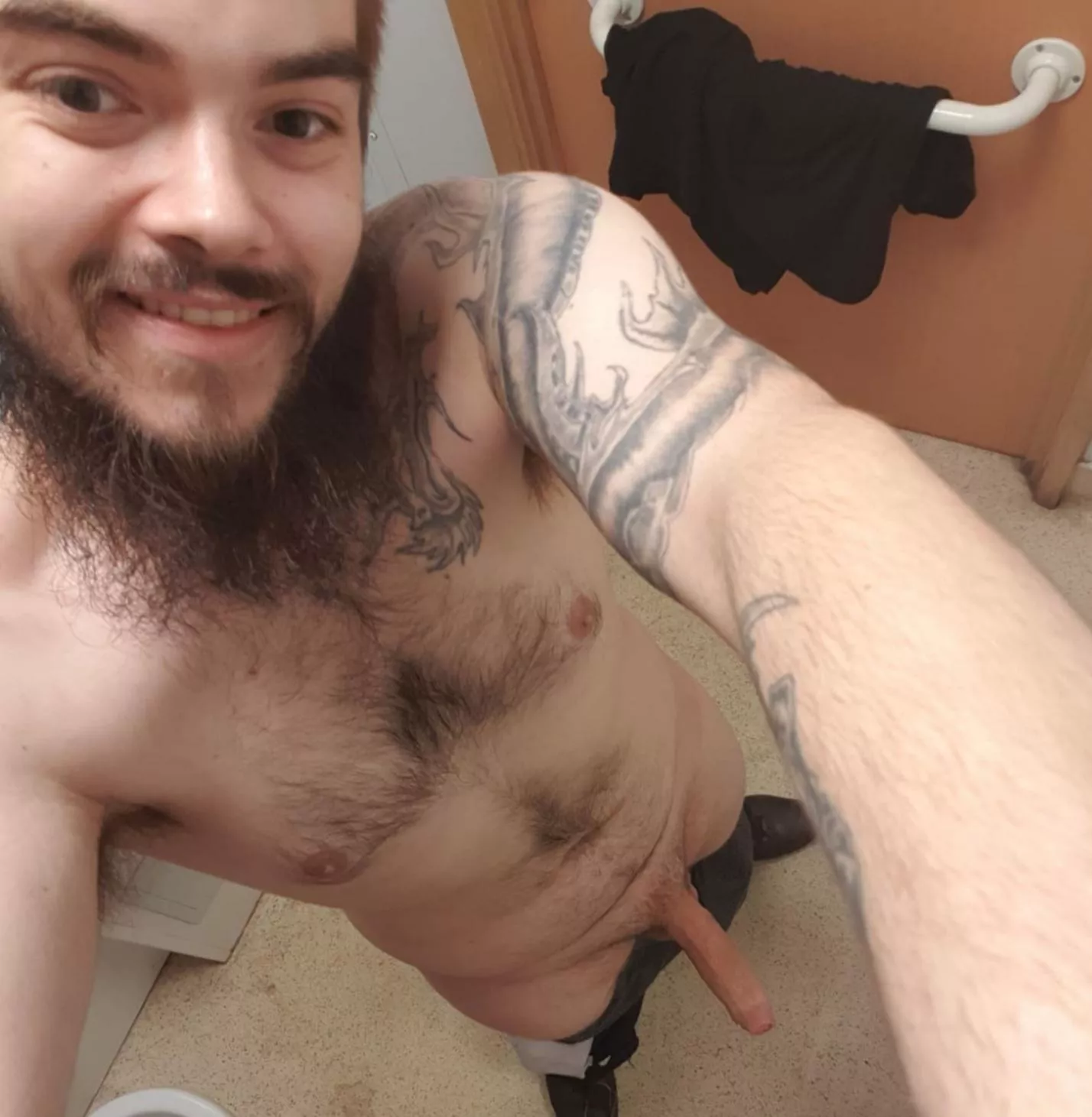 First time showing face really nervous and turned on at the same time, be nice? 👉👈 posted by ThePleasurePump