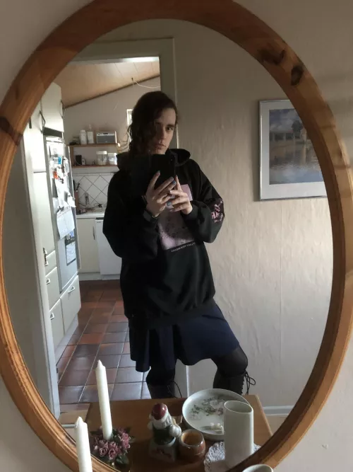 First time showing me face😖 could I be girlfriend material💞 and could I pass as a girl😊 by Comprehensive-Dog-56