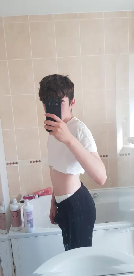 First time wearing feminine clothes, selection wasnt great but I'll take what i can get :) by phatfemboy69