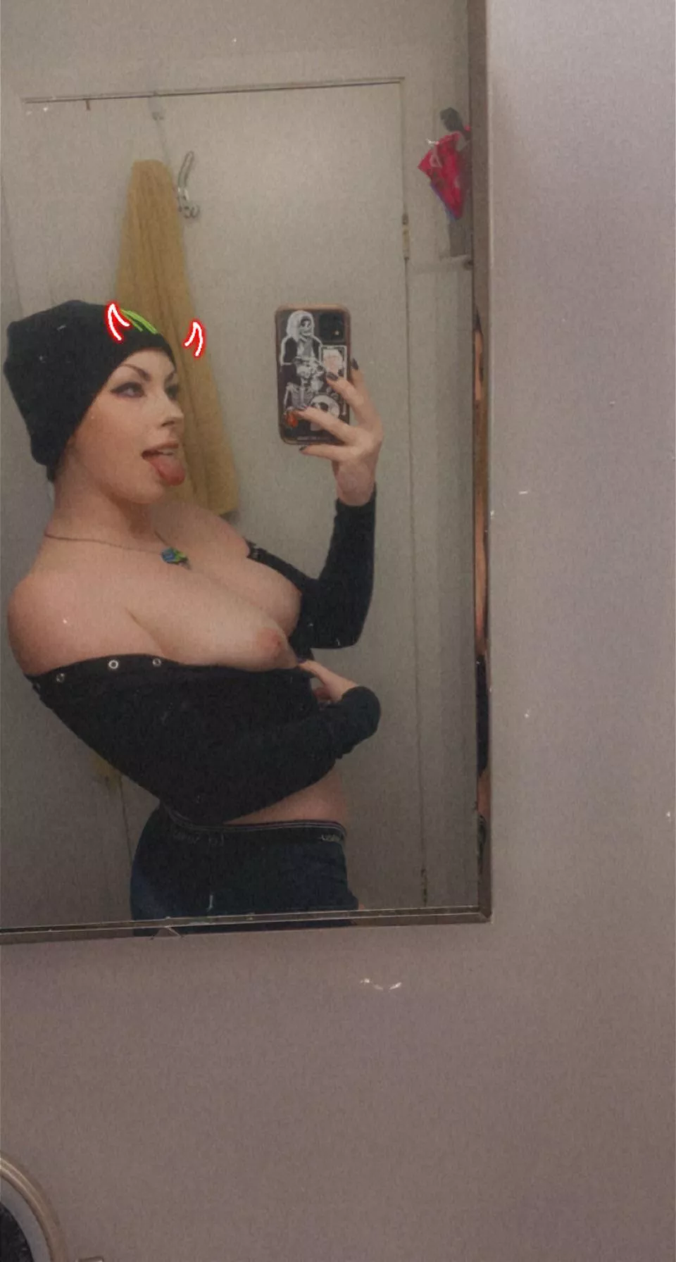 First uncensored post in this sub 😳 whatcha think? posted by graveslvt