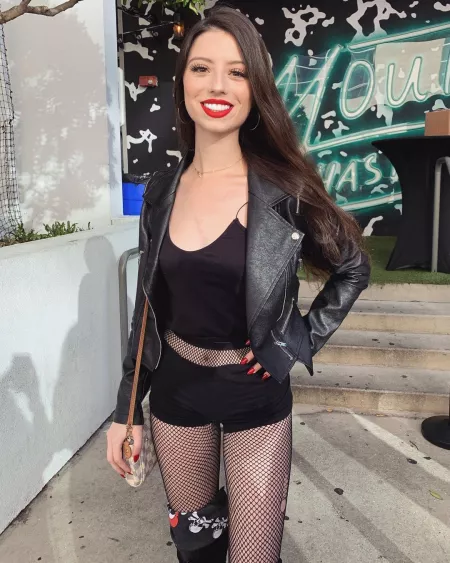 Fishnets and red lips by jpx82