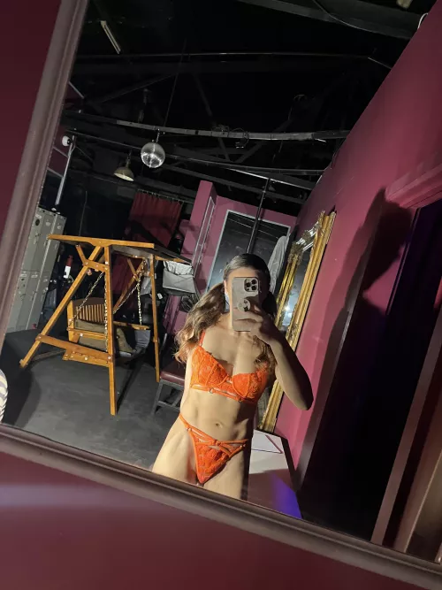 Fit and feminine by eelenadancer