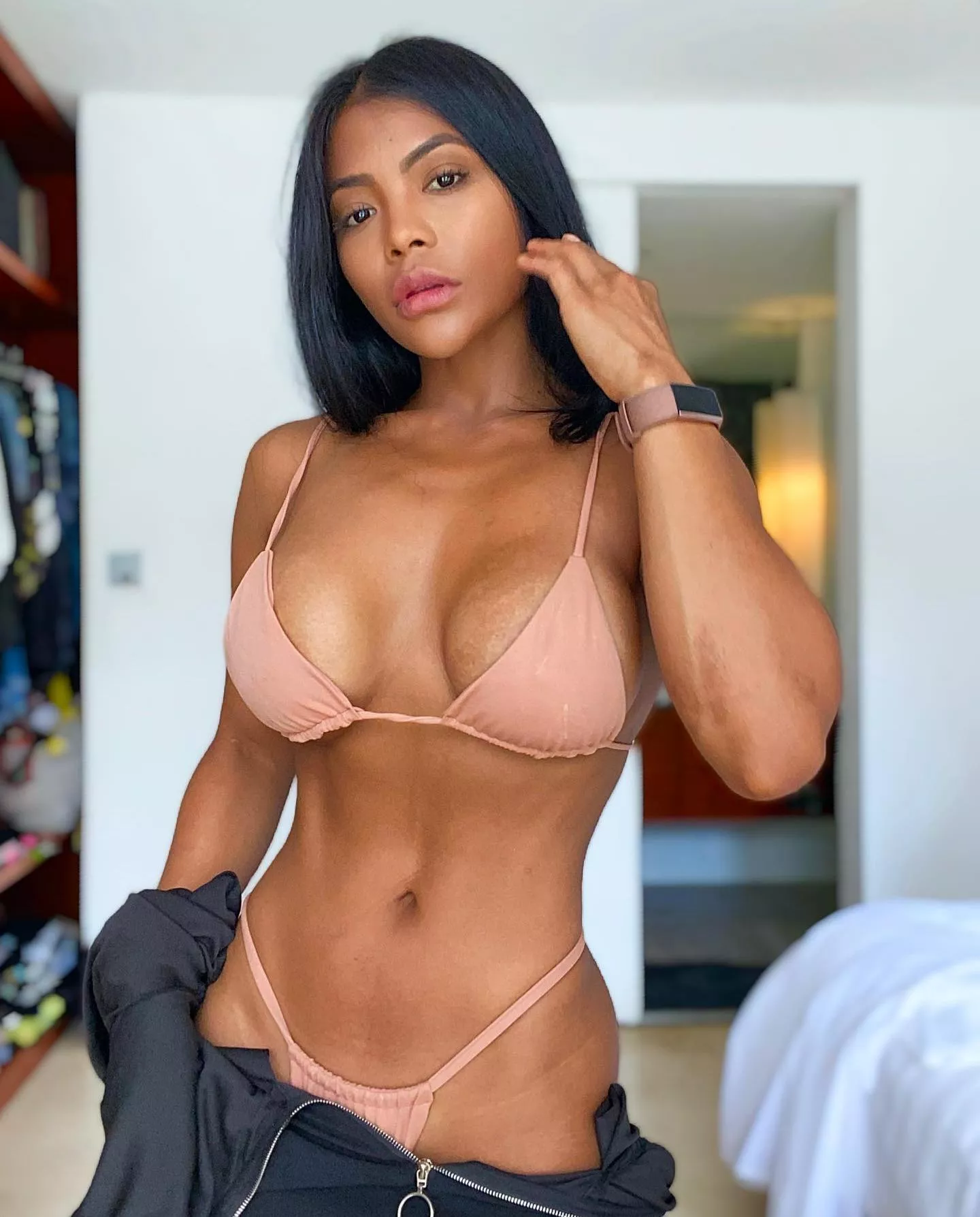 Fit Indonesian Hottie Rosdiana Hanna posted by MayamaFroggy