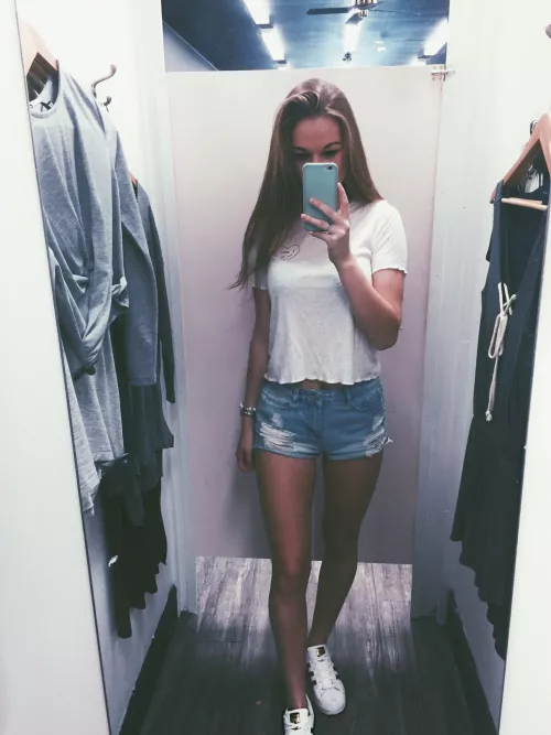 Fitting room selfie by LayDownYourBurdens