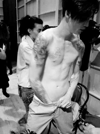 Fixing himself backstage posted by menareamazing