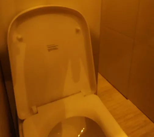 Flaccid between the legs! Wanna to talk to other hung ppl! by A_Good_Morning