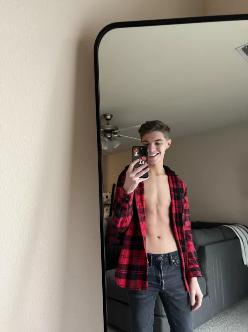 Flannels are my favorite🥰 (18) don’t be shy and say hi😘 by brycelongx