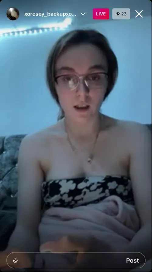 Flashing at more viewers by Affectionate-Army-27