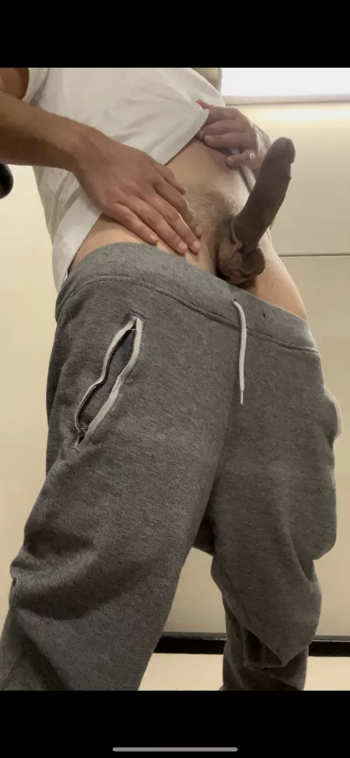 Flashing in the emergency staircase of my apartment by continuewithhh