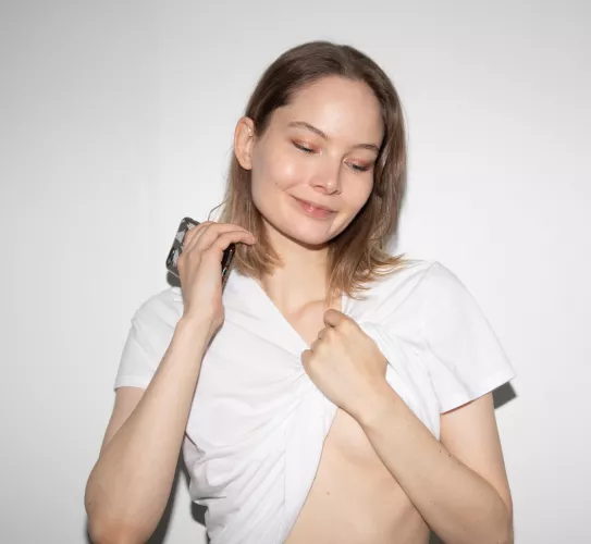 Flatchested girls like me don’t need a bra